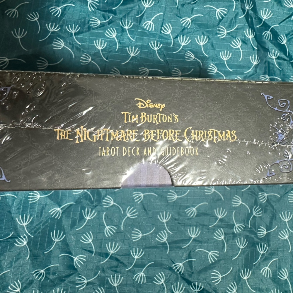Disney and Tim Burton’s Nightmare Before Christmas Tarot and Guidebook Set - Picture 3 of 4